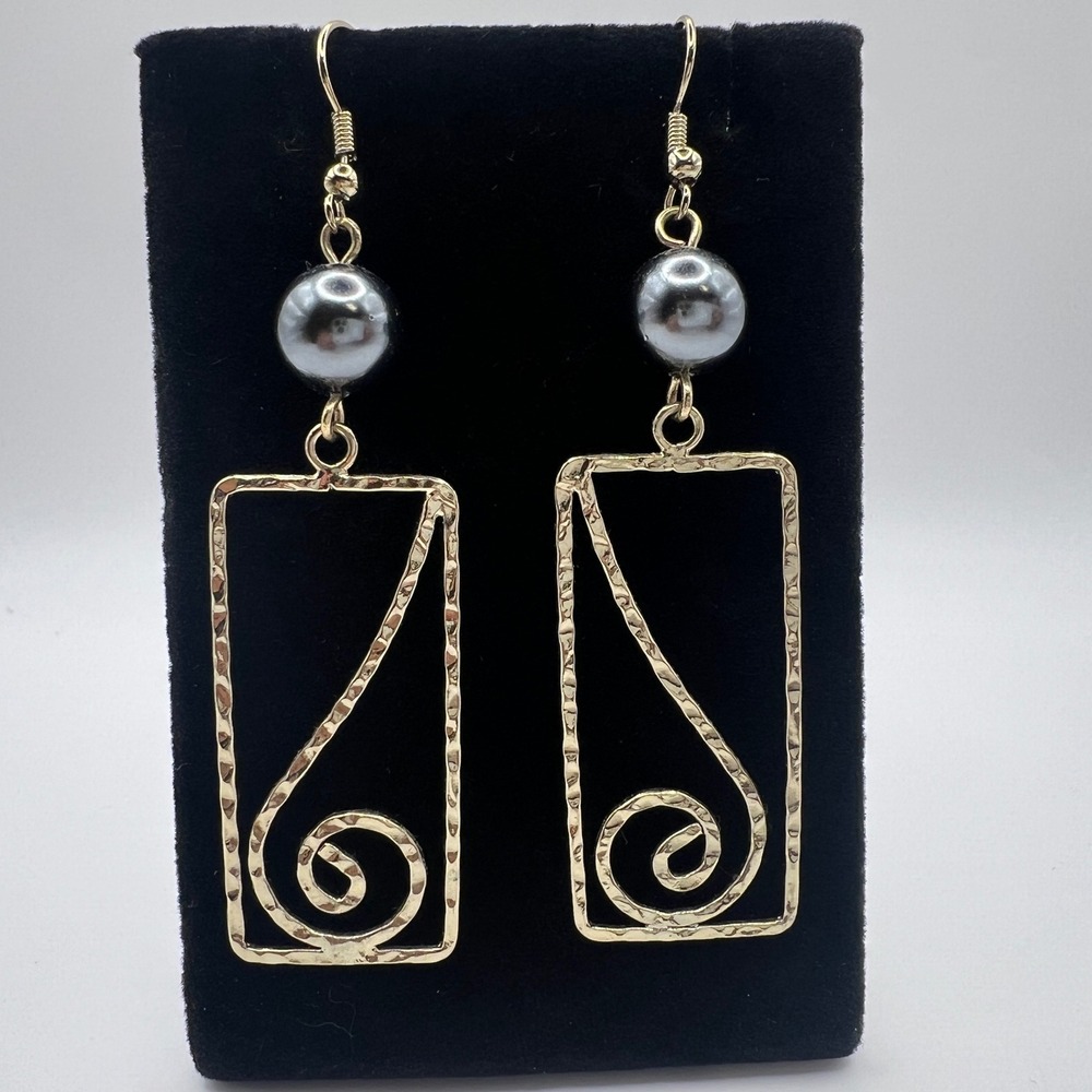 Gold Tone Hammered Rectangle Swirl Drop Earrings Grey Faux Pearl Dangle Artisan